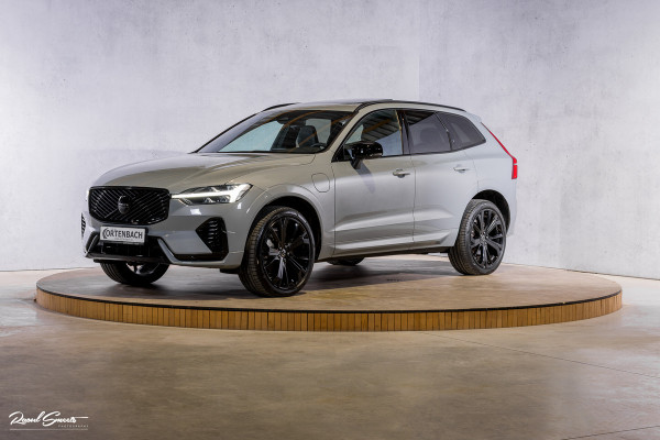 Volvo XC60 2.0 T6 Plug-in hybrid AWD Plus Black Edition Long Range | Facelift | Zwenkbare trekhaak | Panoramadak | Memory | Blis | Harman Kardon |