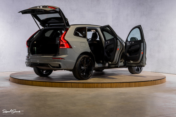 Volvo XC60 2.0 T6 Plug-in hybrid AWD Plus Black Edition Long Range | Facelift | Zwenkbare trekhaak | Panoramadak | Memory | Blis | Harman Kardon |