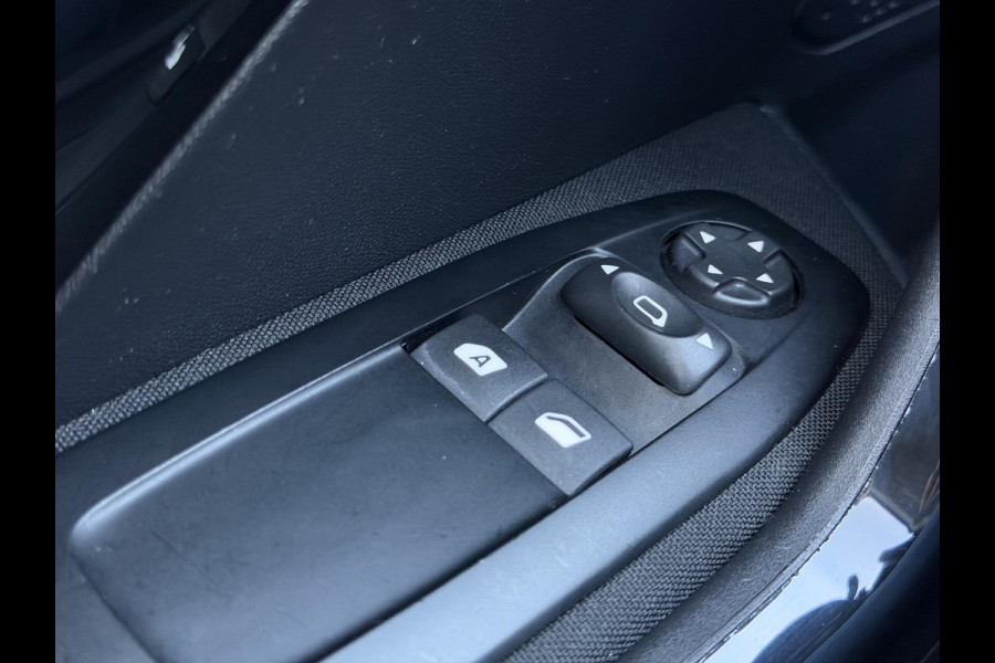 Peugeot 208 1.2 PureTech Blue Lion Navi|Carplay|Airco|Cruise|PDC|N.A.P|Nieuwe APK bij Aflevering