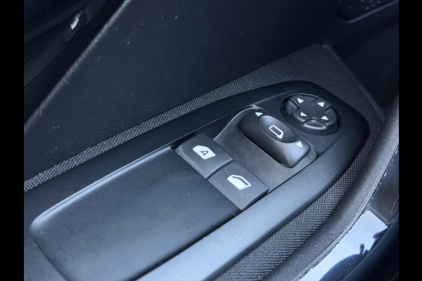 Peugeot 208 1.2 PureTech Blue Lion Navi|Carplay|Airco|Cruise|PDC|N.A.P|Nieuwe APK bij Aflevering