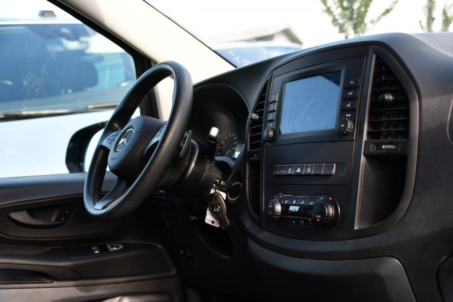Mercedes-Benz Vito 116 CDI L2 PB Edition Camera, Cruise, Carplay, LED, Clima, 164pk, Multimedia, Trekhaak, Automaat, Uniek!