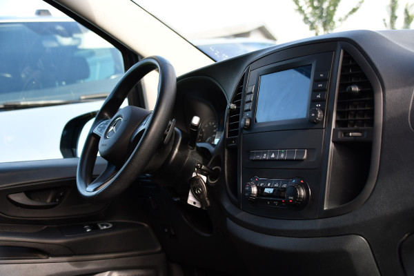 Mercedes-Benz Vito 116 CDI L2 PB Edition Camera, Cruise, Carplay, LED, Clima, 164pk, Multimedia, Trekhaak, Automaat, Uniek!