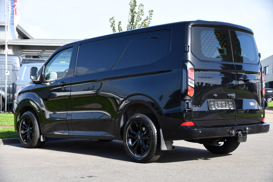 Ford Transit Custom 300 2.0 TDCI L1H1 Limited Black Edition Camera, Cruise, Carplay, LED, Stoelverwarming , 150pk, Sensoren, Trekhaak, Multimedia, Uniek!