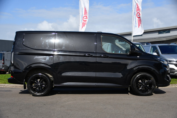 Ford Transit Custom 300 2.0 TDCI L1H1 Limited Black Edition Camera, Cruise, Carplay, LED, Stoelverwarming , 150pk, Sensoren, Trekhaak, Multimedia, Uniek!