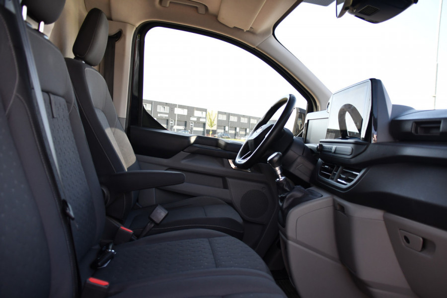 Ford Transit Custom 300 2.0 TDCI L1H1 Limited Black Edition Camera, Cruise, Carplay, LED, Stoelverwarming , 150pk, Sensoren, Trekhaak, Multimedia, Uniek!