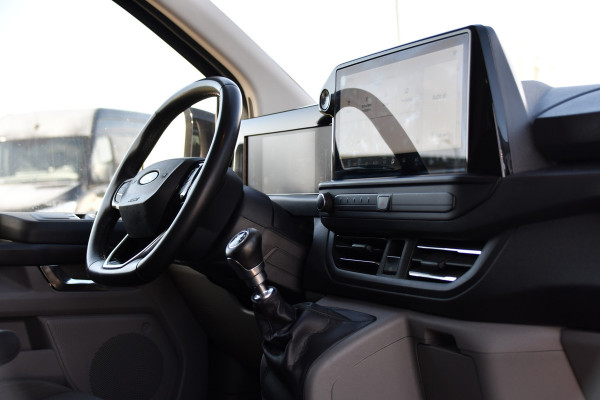 Ford Transit Custom 300 2.0 TDCI L1H1 Limited Black Edition Camera, Cruise, Carplay, LED, Stoelverwarming , 150pk, Sensoren, Trekhaak, Multimedia, Uniek!