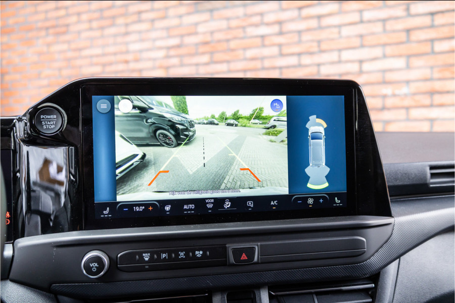Ford Transit Custom 320 2.0 TDCI 150 PK L2H1 Limited | 6-zitter | ACC | Blind Spot | Navigatie | CarPlay | Camera | Trekhaak | Stoel- en stuurwielverwarming | DAB | BPM Vrij | Luxe dubbel cabine