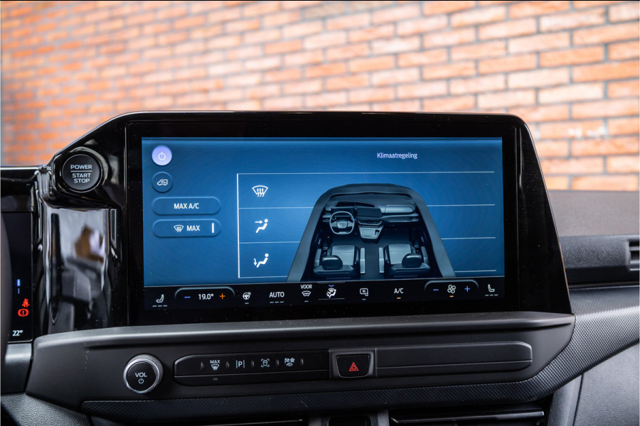 Ford Transit Custom 320 2.0 TDCI 150 PK L2H1 Limited | 6-zitter | ACC | Blind Spot | Navigatie | CarPlay | Camera | Trekhaak | Stoel- en stuurwielverwarming | DAB | BPM Vrij | Luxe dubbel cabine