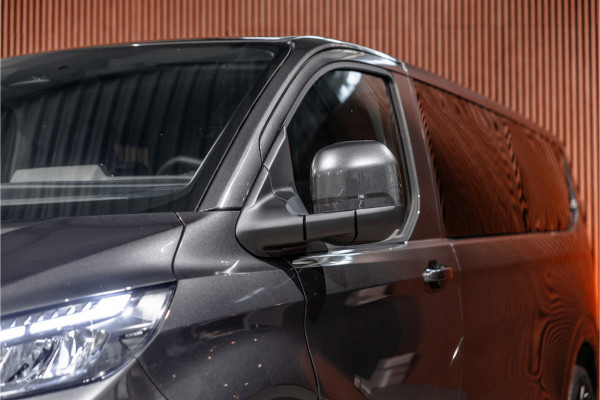 Ford Transit Custom 320 2.0 TDCI 150 PK L2H1 Limited | 6-zitter | ACC | Blind Spot | Navigatie | CarPlay | Camera | Trekhaak | Stoel- en stuurwielverwarming | DAB | BPM Vrij | Luxe dubbel cabine