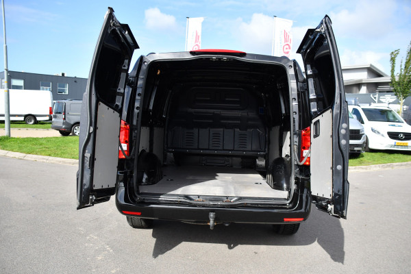 Mercedes-Benz Vito 116 CDI L2 Black Edition Camera, Cruise, Carplay, LED, 164pk, Stoelverwarming, Standkachel, Automaat, Multimedia, Uniek!