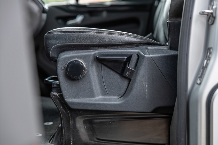 Ford Transit Custom 320 2.0 TDCI 185 PK L2H1 Sport | L+R Schuifdeur | CarPlay | Camera | Navigatie | Trekhaak | Stoelverwarming | Cruise control | DAB | Nieuwe APK