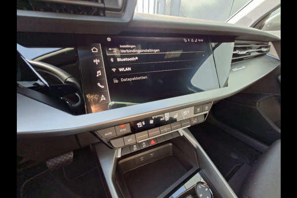 Audi A3 Limousine 30 TFSI AUTOMAAT * Carplay * Climate Control * Parkeersensoren *