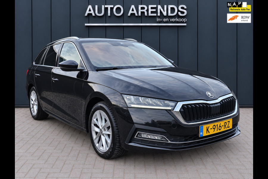 Škoda Octavia Combi |Virtuel Cockpit|LED| Adapt.Cruise|Trekhaak|Camera|Carplay|BTW|Netto €11.527|Riem is vervangen|APK 24-02-2027