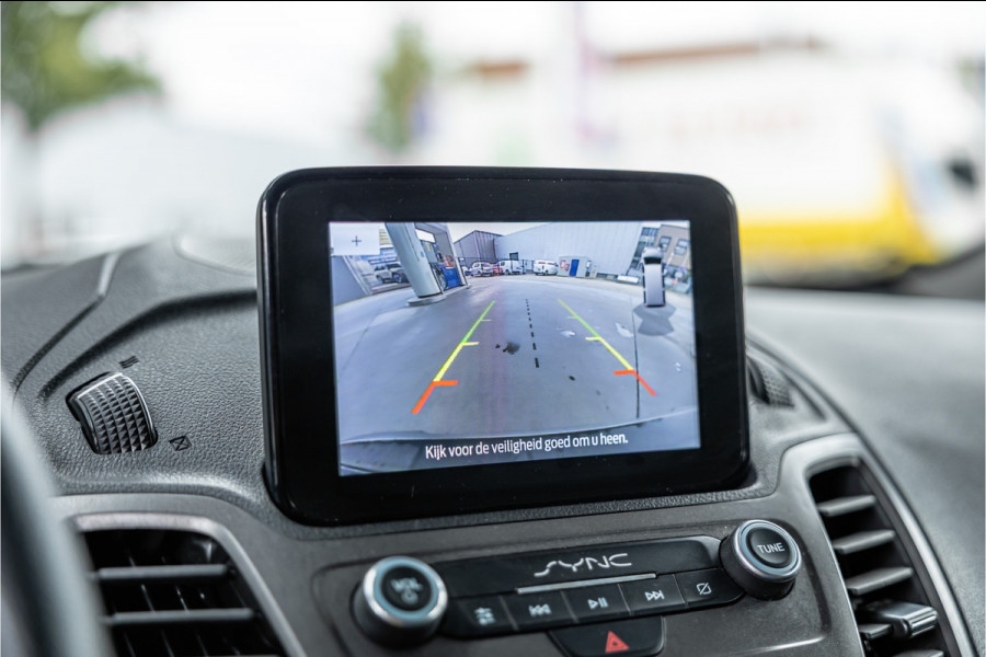 Ford Transit Connect 1.5 EcoBlue L2 | Raptor edition | CarPlay | Camera | Navigatie | 3-zitter | Inrichting | DAB | Nieuwe APK