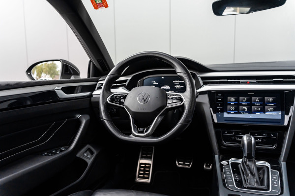 Volkswagen Arteon Shooting Brake EHybrid R-Line | Pano | 360° | HUD | Trekhaak