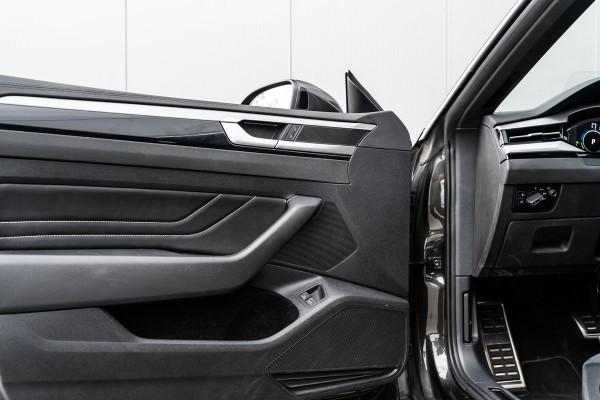 Volkswagen Arteon Shooting Brake EHybrid R-Line | Pano | 360° | HUD | Trekhaak