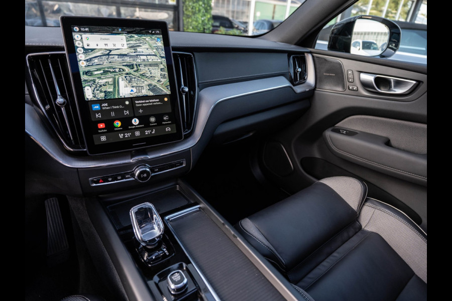Volvo XC60 2.0 T6 Plug-in hybrid AWD Plus Black Edition | Pano | SOH 99% | Surround View | Trekhaak | BTW