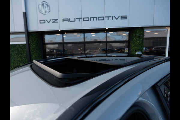 Volvo XC60 2.0 T6 Plug-in hybrid AWD Plus Black Edition | Pano | SOH 99% | Surround View | Trekhaak | BTW