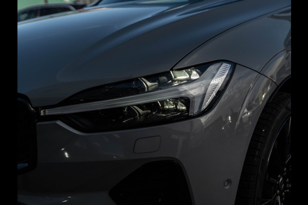 Volvo XC60 2.0 T6 Plug-in hybrid AWD Plus Black Edition | Pano | SOH 99% | Surround View | Trekhaak | BTW