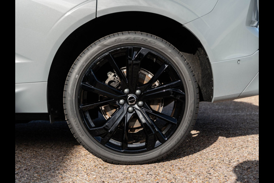 Volvo XC60 2.0 T6 Plug-in hybrid AWD Plus Black Edition | Pano | SOH 99% | Surround View | Trekhaak | BTW