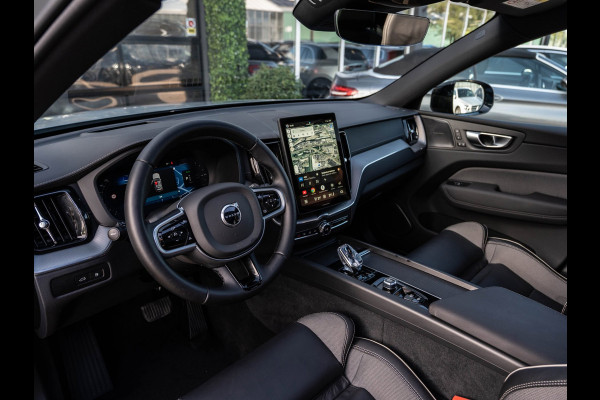 Volvo XC60 2.0 T6 Plug-in hybrid AWD Plus Black Edition | Pano | SOH 99% | Surround View | Trekhaak | BTW