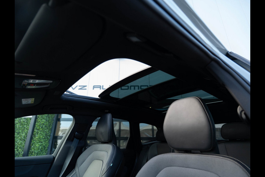 Volvo XC60 2.0 T6 Plug-in hybrid AWD Plus Black Edition | Pano | SOH 99% | Surround View | Trekhaak | BTW