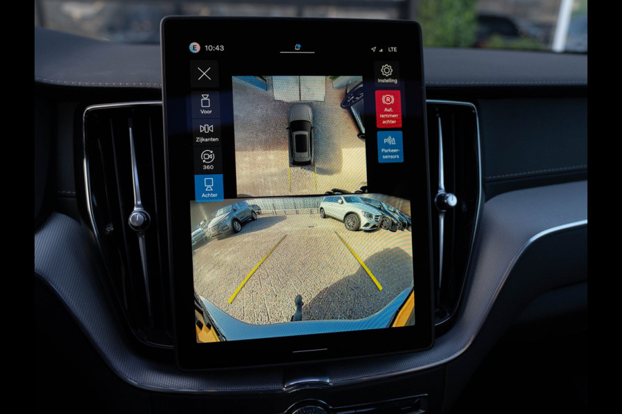 Volvo XC60 2.0 T6 Plug-in hybrid AWD Plus Black Edition | Pano | SOH 99% | Surround View | Trekhaak | BTW