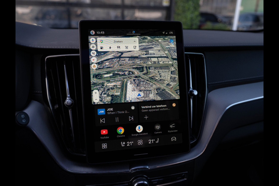 Volvo XC60 2.0 T6 Plug-in hybrid AWD Plus Black Edition | Pano | SOH 99% | Surround View | Trekhaak | BTW