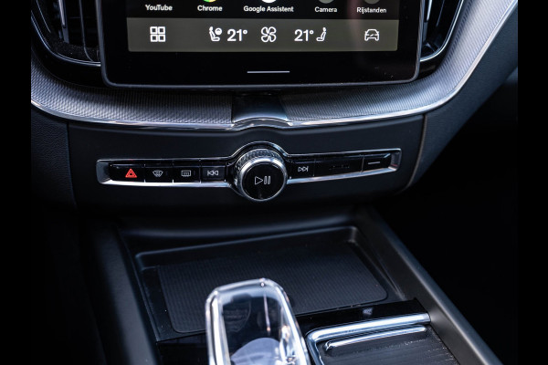 Volvo XC60 2.0 T6 Plug-in hybrid AWD Plus Black Edition | Pano | SOH 99% | Surround View | Trekhaak | BTW