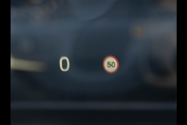 Volvo XC60 2.0 T6 Plug-in hybrid AWD Plus Black Edition | Pano | SOH 99% | Surround View | Trekhaak | BTW