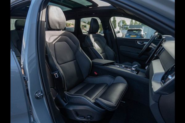 Volvo XC60 2.0 T6 Plug-in hybrid AWD Plus Black Edition | Pano | SOH 99% | Surround View | Trekhaak | BTW