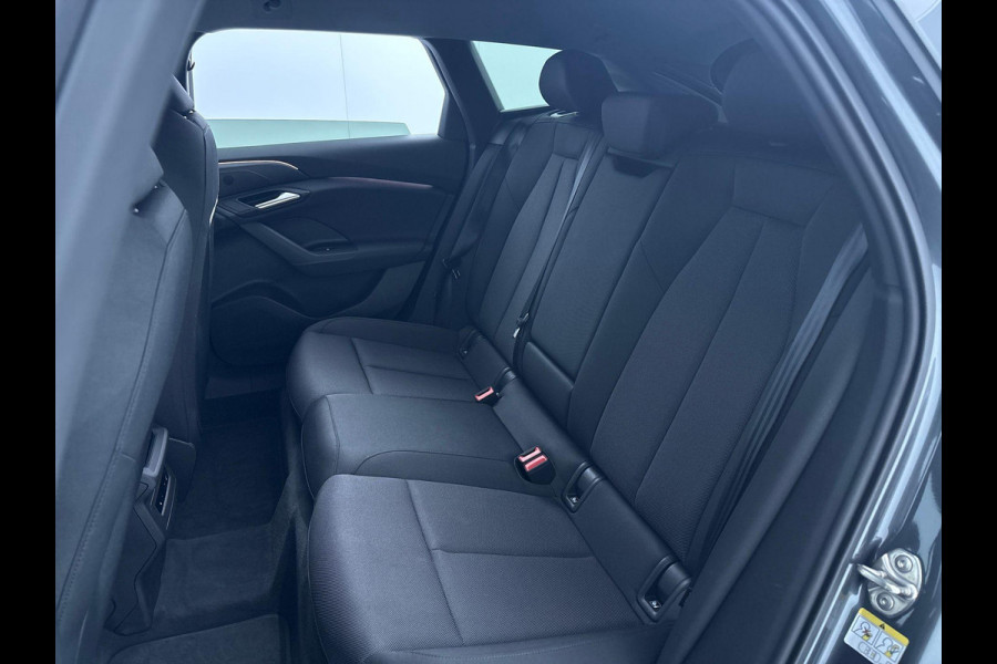 Audi A6 Avant e-tron Advanced edition 83 kWh 286 pk | SOH 100% | Verlengde garantie | Navigatie | Warmtepomp | Trekhaak (wegklapbaar) | Parkeersensoren (Park assist) | Rondomzicht camera | Elektr. voorstoelen | Multimedia scherm passagier |