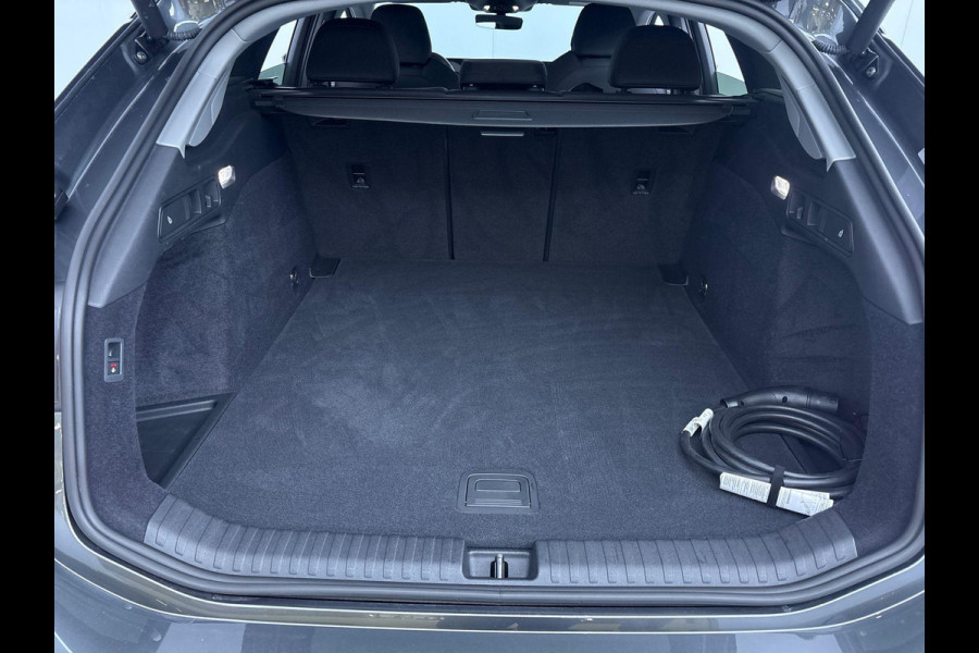 Audi A6 Avant e-tron Advanced edition 83 kWh 286 pk | SOH 100% | Verlengde garantie | Navigatie | Warmtepomp | Trekhaak (wegklapbaar) | Parkeersensoren (Park assist) | Rondomzicht camera | Elektr. voorstoelen | Multimedia scherm passagier |