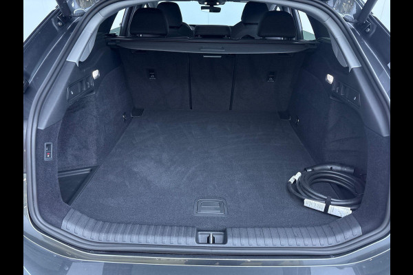 Audi A6 Avant e-tron Advanced edition 83 kWh 286 pk | SOH 100% | Verlengde garantie | Navigatie | Warmtepomp | Trekhaak (wegklapbaar) | Parkeersensoren (Park assist) | Rondomzicht camera | Elektr. voorstoelen | Multimedia scherm passagier |