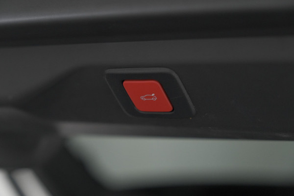 Peugeot 3008 1.2 Hybrid 145 GT | 360 Vision Pack | Adaptieve Cruise Control | Stoelen Pakket Inclusief Verwarmde Achterbank