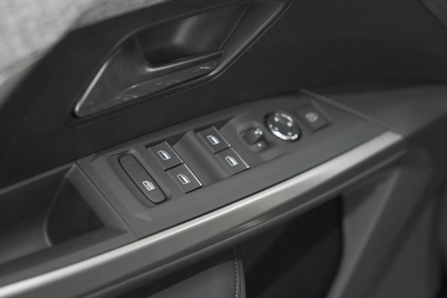 Peugeot 3008 1.2 Hybrid 145 GT | 360 Vision Pack | Adaptieve Cruise Control | Stoelen Pakket Inclusief Verwarmde Achterbank