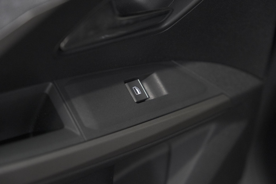 Peugeot 3008 1.2 Hybrid 145 GT | 360 Vision Pack | Adaptieve Cruise Control | Stoelen Pakket Inclusief Verwarmde Achterbank