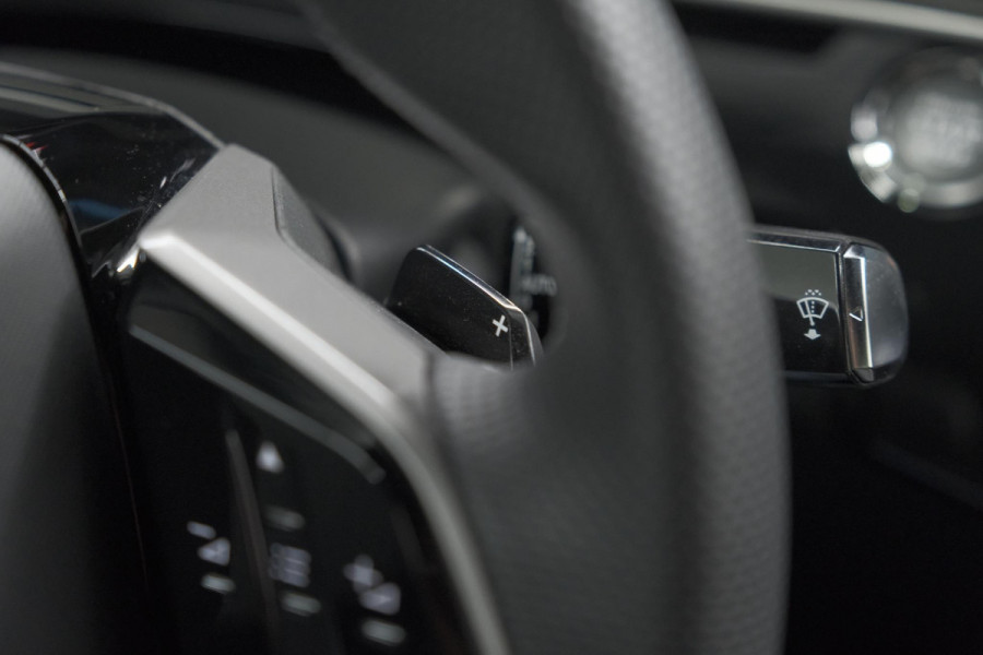Peugeot 3008 1.2 Hybrid 145 GT | 360 Vision Pack | Adaptieve Cruise Control | Stoelen Pakket Inclusief Verwarmde Achterbank