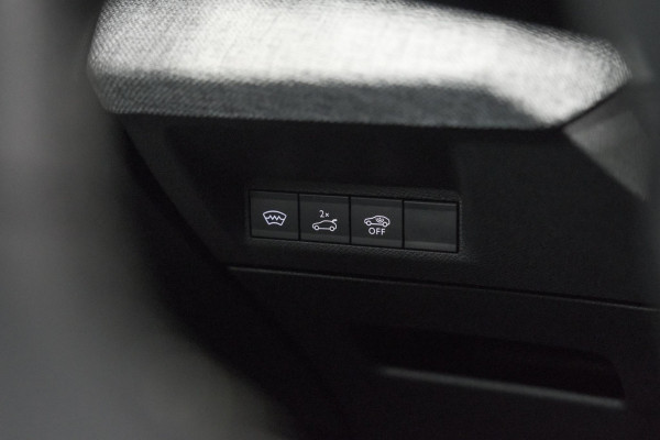 Peugeot 3008 1.2 Hybrid 145 GT | 360 Vision Pack | Adaptieve Cruise Control | Stoelen Pakket Inclusief Verwarmde Achterbank