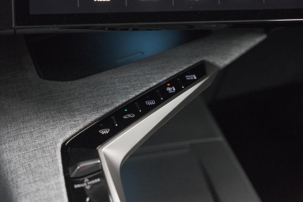 Peugeot 3008 1.2 Hybrid 145 GT | 360 Vision Pack | Adaptieve Cruise Control | Stoelen Pakket Inclusief Verwarmde Achterbank