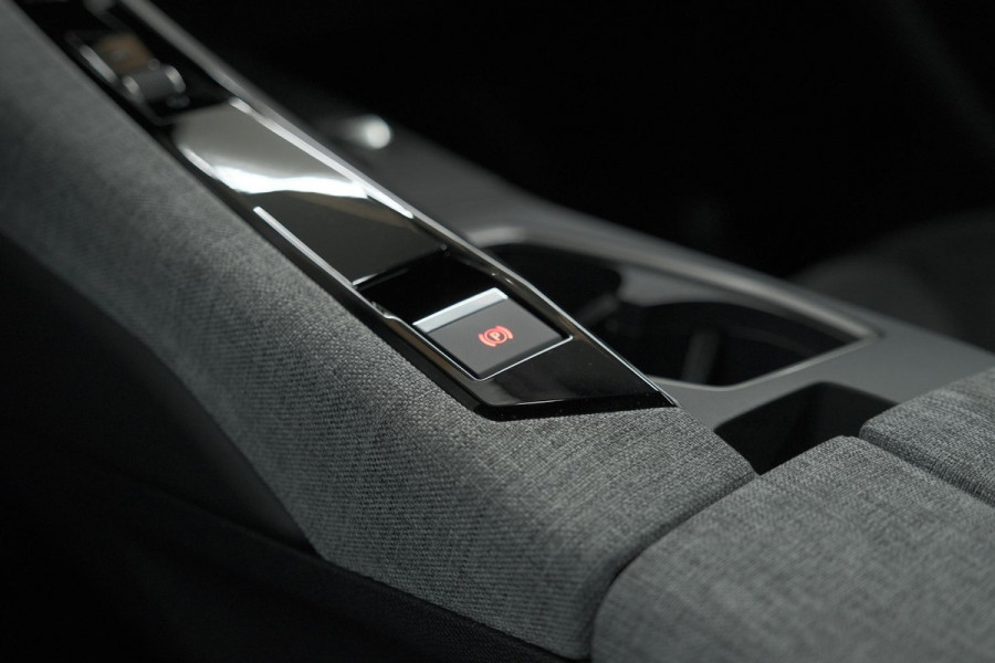 Peugeot 3008 1.2 Hybrid 145 GT | 360 Vision Pack | Adaptieve Cruise Control | Stoelen Pakket Inclusief Verwarmde Achterbank