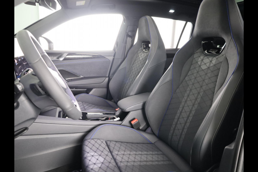 Volkswagen Tiguan 1.5 eHybrid R-Line Edition 204 pk Automaat (DSG) | Verlengde garantie | Navigatie | Panoramadak | Trekhaak (wegklapbaar) | Parkeersensoren (Park assist) | Rondomzicht camera | R-Line |
