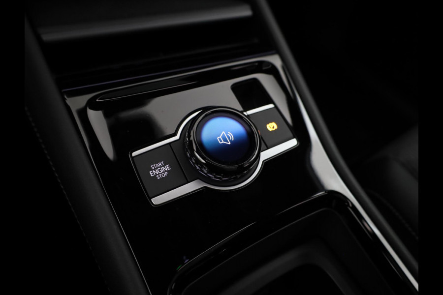 Volkswagen Tiguan 1.5 eHybrid R-Line Edition 204 pk Automaat (DSG) | Verlengde garantie | Navigatie | Panoramadak | Trekhaak (wegklapbaar) | Parkeersensoren (Park assist) | Rondomzicht camera | R-Line |