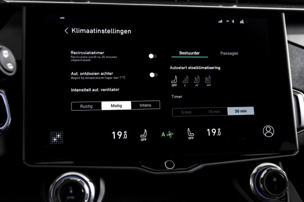 Lynk & Co 01 1.5 PHEV 261PK MY22 | Black Pakket | 360 Camera  | 7.4 kWh Boordlader | S/K-panodak | Adapt. Cruise | Memory | Elek. klep | LM 20" | 2473