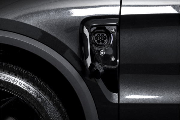 Lynk & Co 01 1.5 PHEV 261PK MY22 | Black Pakket | 360 Camera  | 7.4 kWh Boordlader | S/K-panodak | Adapt. Cruise | Memory | Elek. klep | LM 20" | 2473