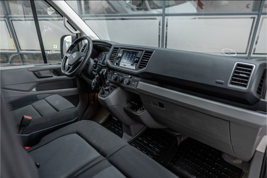 Volkswagen Crafter 2.0 TDI 177PK L3H3 DSG | L+R Schuifdeur | Bi-Xenon | ACC | Standkachel | CarPlay | Camera | Trekhaak | Stoelverwarming | Nieuwe APK | Euro 6