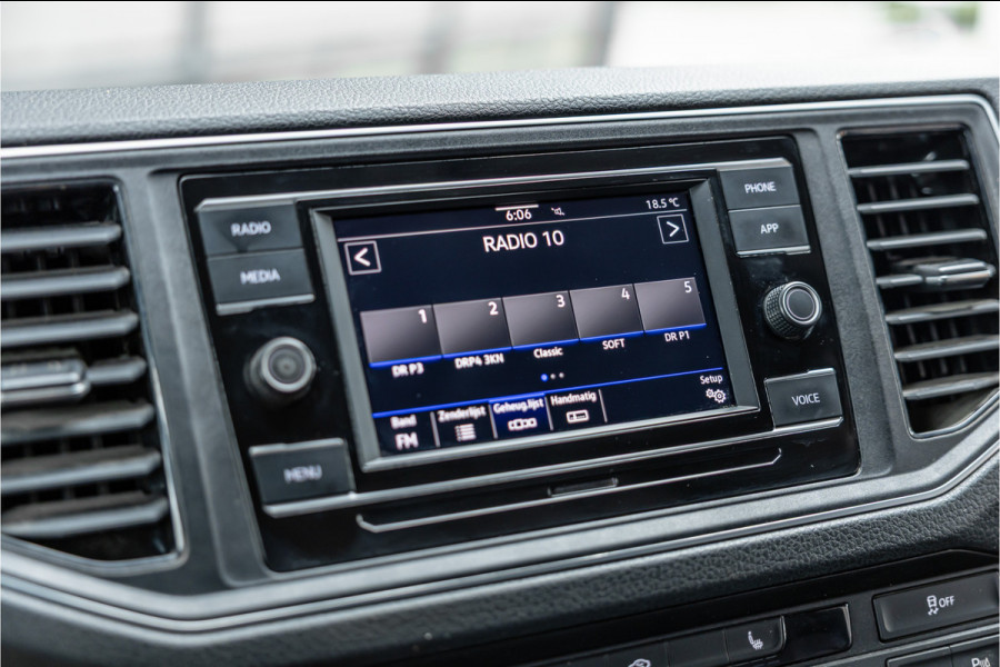Volkswagen Crafter 2.0 TDI 177PK L3H3 DSG | L+R Schuifdeur | Bi-Xenon | ACC | Standkachel | CarPlay | Camera | Trekhaak | Stoelverwarming | Nieuwe APK | Euro 6