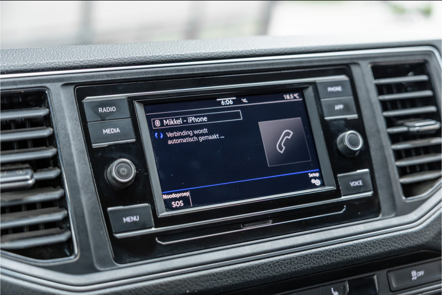 Volkswagen Crafter 2.0 TDI 177PK L3H3 DSG | L+R Schuifdeur | Bi-Xenon | ACC | Standkachel | CarPlay | Camera | Trekhaak | Stoelverwarming | Nieuwe APK | Euro 6