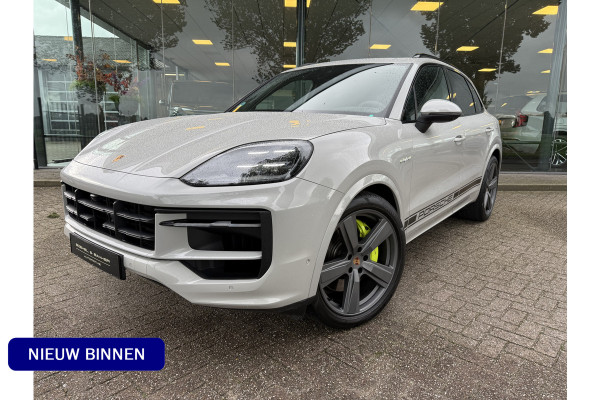 Porsche Cayenne 3.0 S E-Hybrid (519pk) ** Panodak ** Sport Design ** InnoDrive ** Trekhaak ** HUD ** PDLS+ ** 4-wielsturing ** BOSE ** Surround View ** Alcantara Hemel