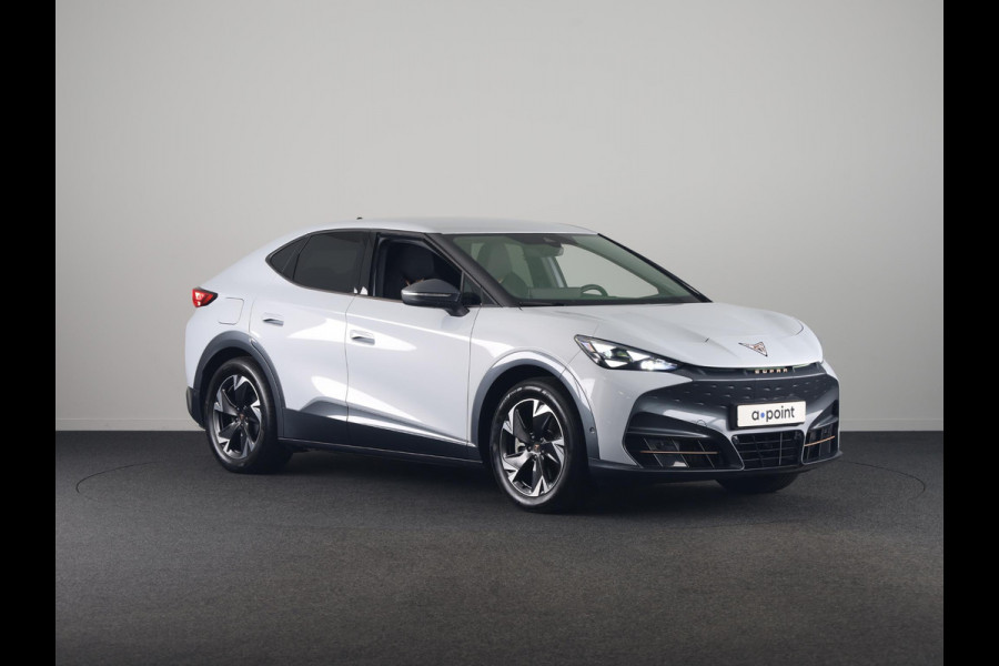 CUPRA Tavascan Business 82 kWh 286 pk | Navigatie | Warmtepomp | Parkeersensoren (Park assist) | Achteruitrijcamera | Stoelverwarming |